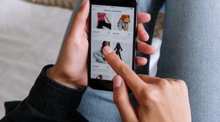 Revolusi Bisnis: Menggali Segudang Manfaat Jualan Online di Era Digital