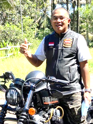 Yeddy Teddy Theodorus Ombuh H